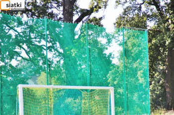 Siatki Złotów - Wytrzymała siatka na boisko szkolne do piłkochwytów dla terenów Złotowa